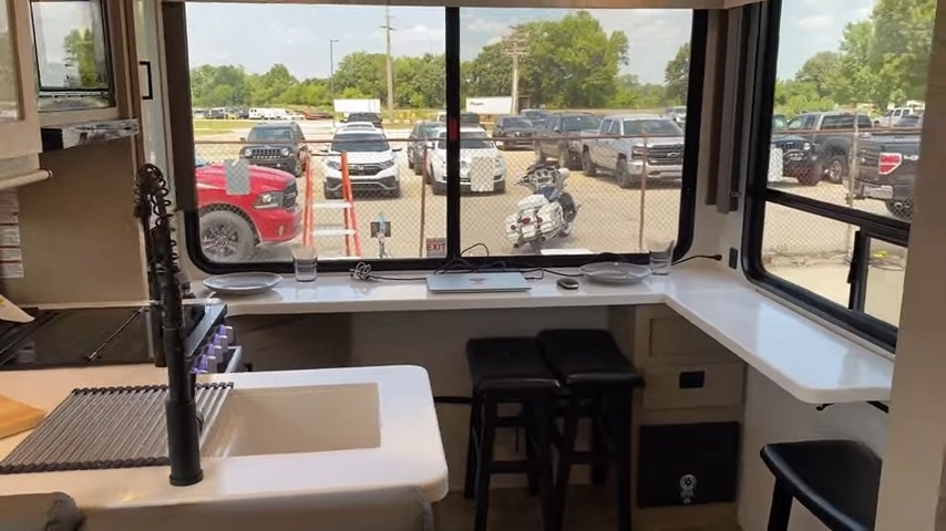 2024 Wildwood 24VIEW Travel Trailer counter space