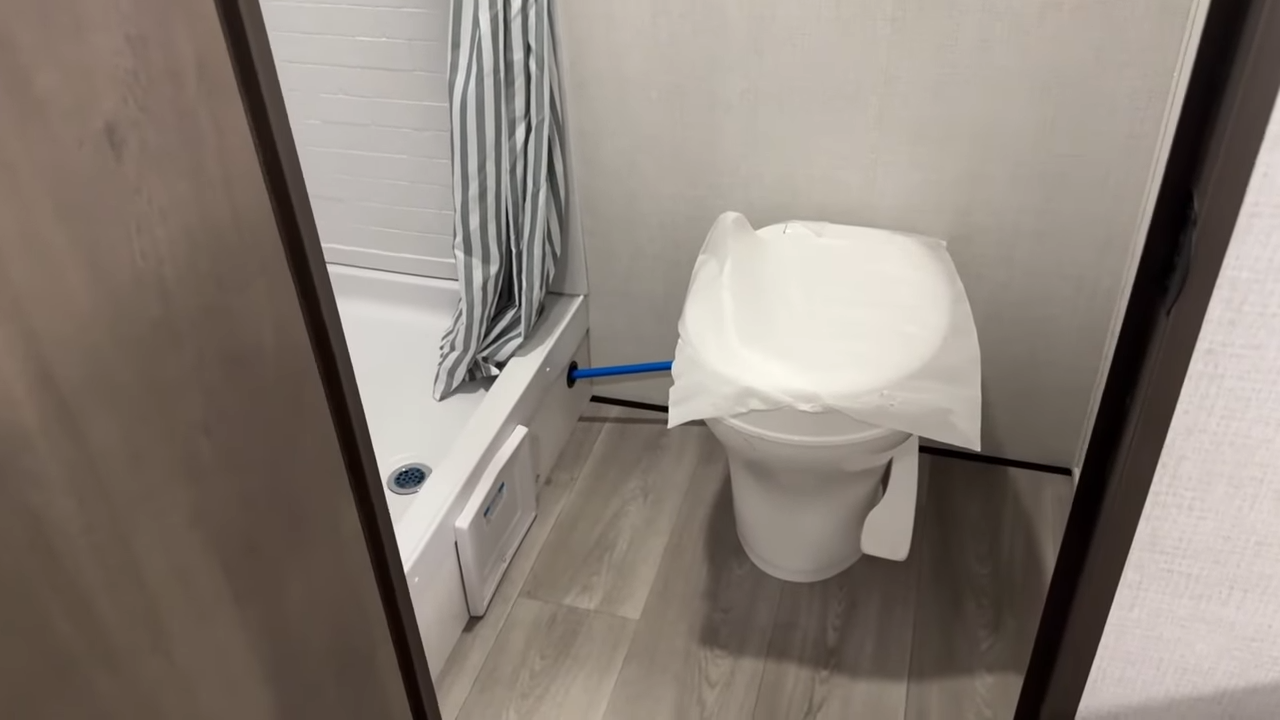 transcend 151bh bathroom toilet