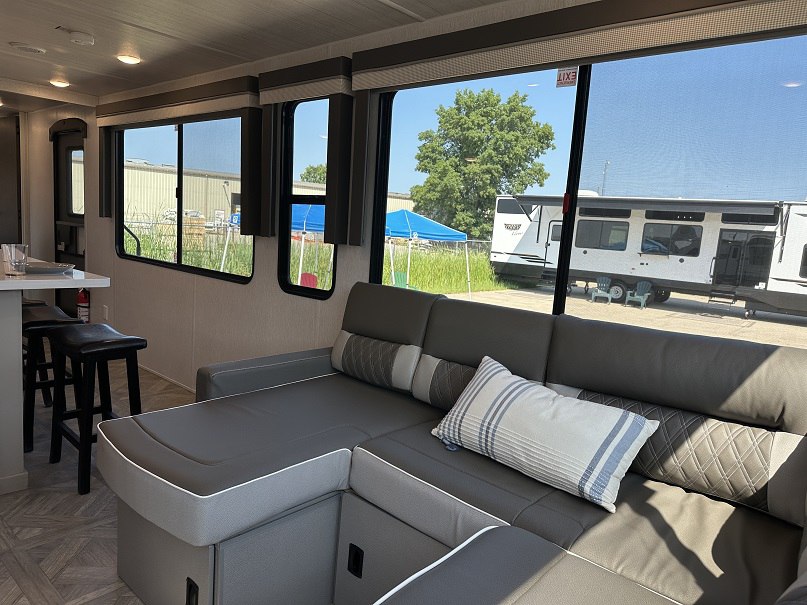 Exploring Travel Trailers with Lots of Windows: A Complete Guide